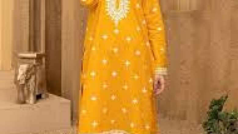 "Breathe Easy This Season with Akhrot’s Summer Collection for Women in Pakistan"