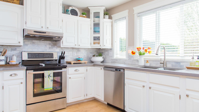 10 Peaceful Cabinet Designs That Simplify Your Life
