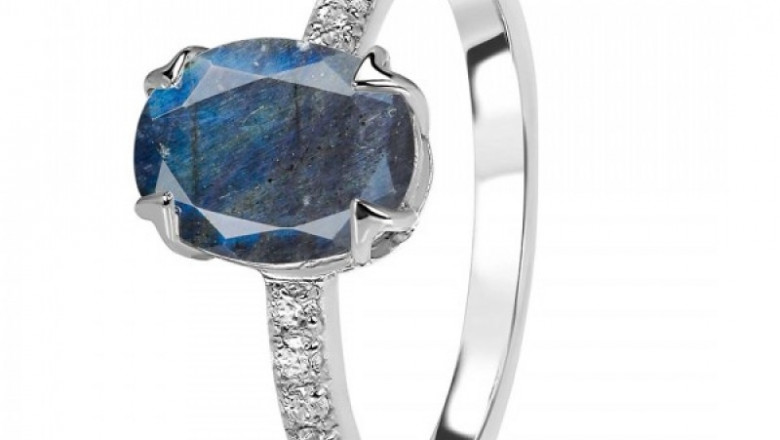 Labradorite Jewelry That Shimmers With Herbal Magic