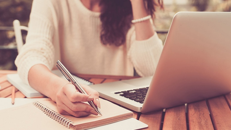 How Dating Ghostwriters Create Profiles That Connect You with the Right Match