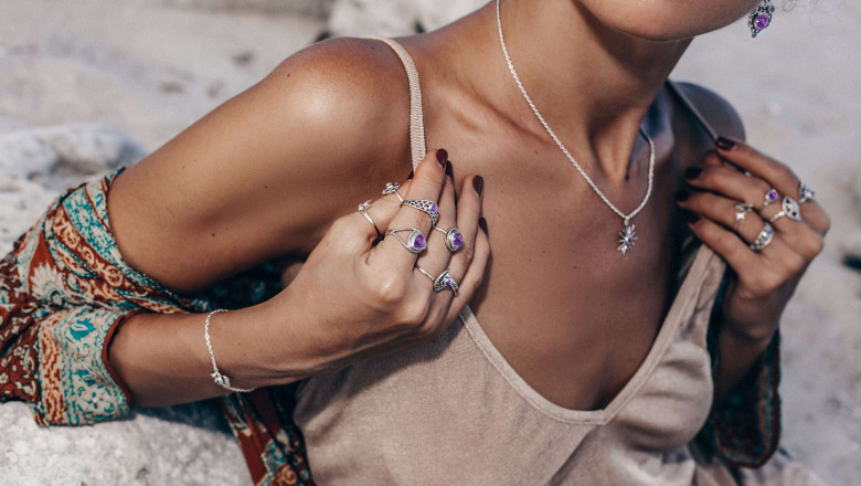 Charoite Jewelry: Embracing the Mystique of Siberia's Purple Gem