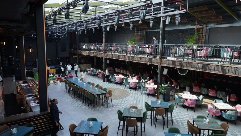 Looking for “Brunch Places Near Me”? Why Should Nysa Sky Bar Top Your List?