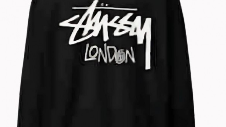 Effortless Outfit Ideas with a Stussy T-Shirt: Your 2025 Style Guide