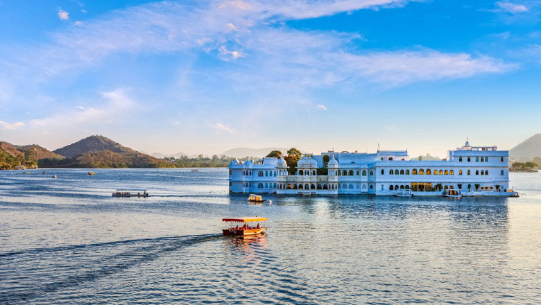 Discover the Magic of Lake Pichola Boat Ride